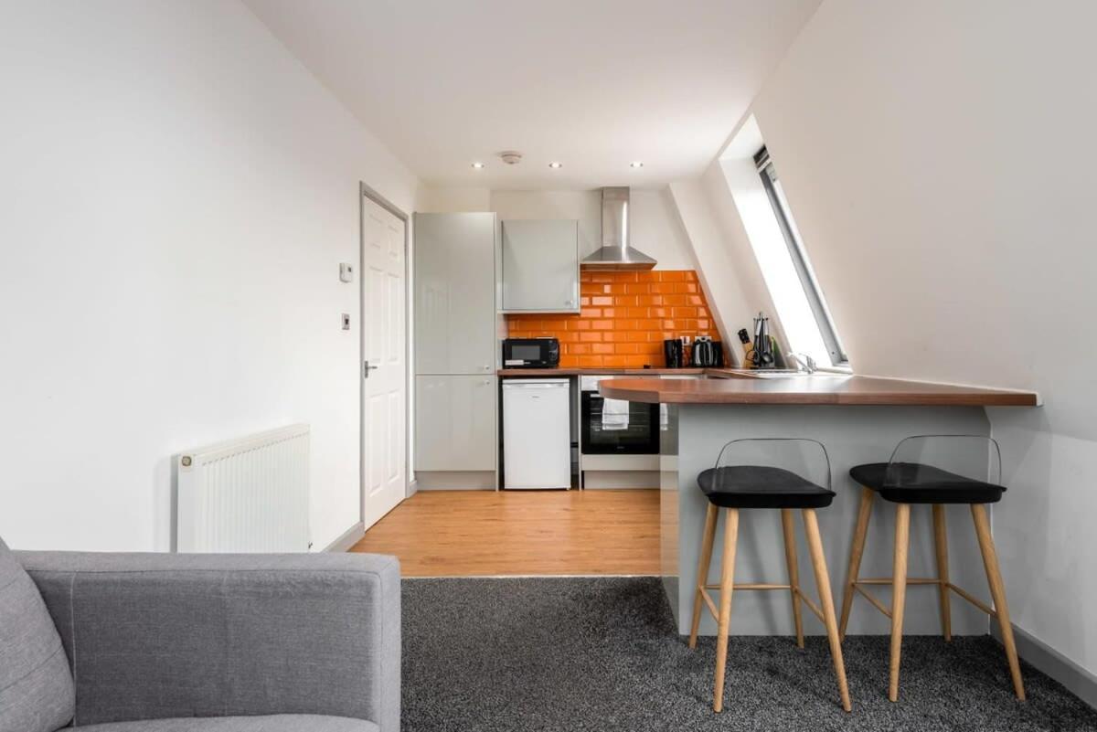 Modern 1 Bed Budget Apartment In Central 할리팩스 외부 사진