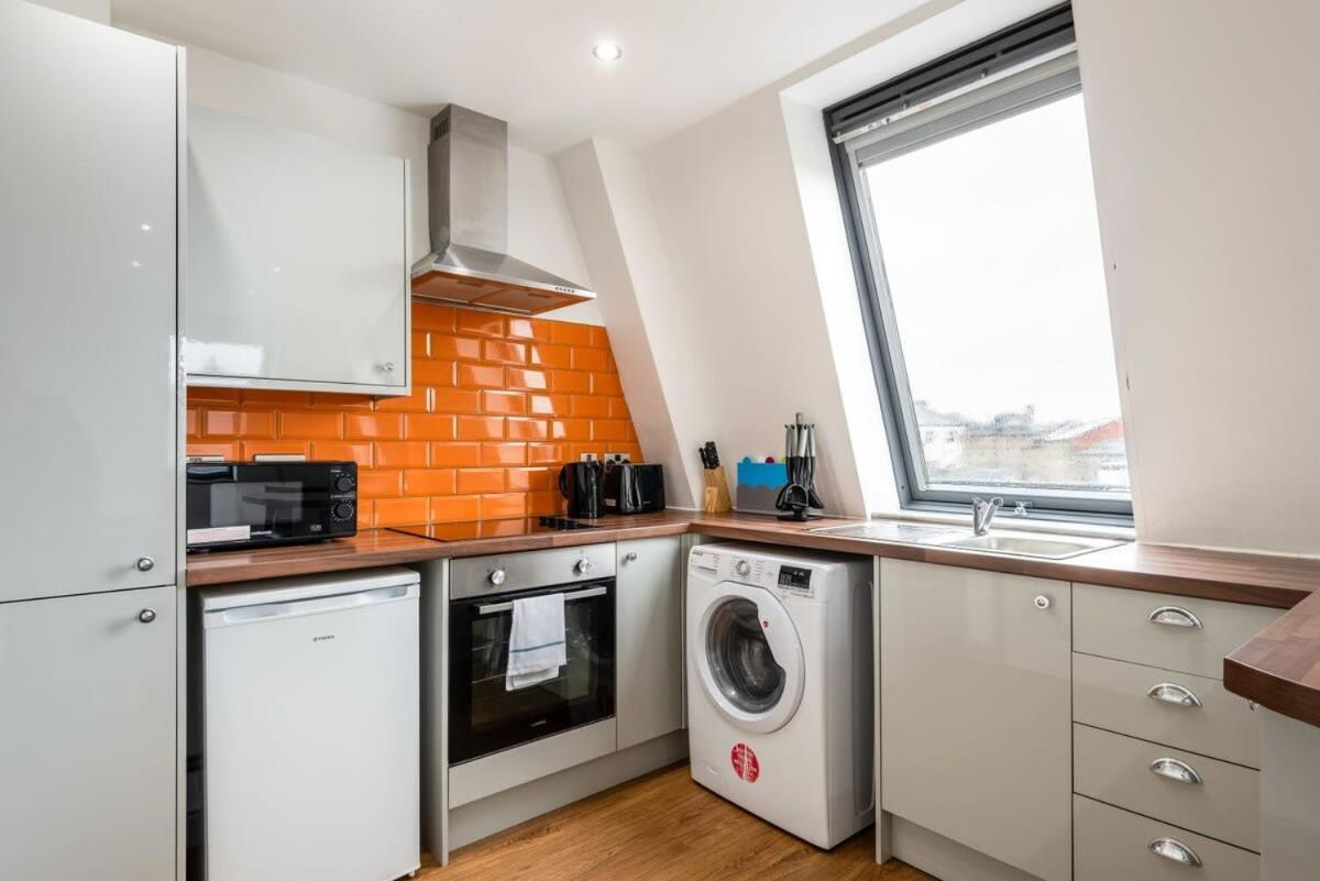 Modern 1 Bed Budget Apartment In Central 할리팩스 외부 사진