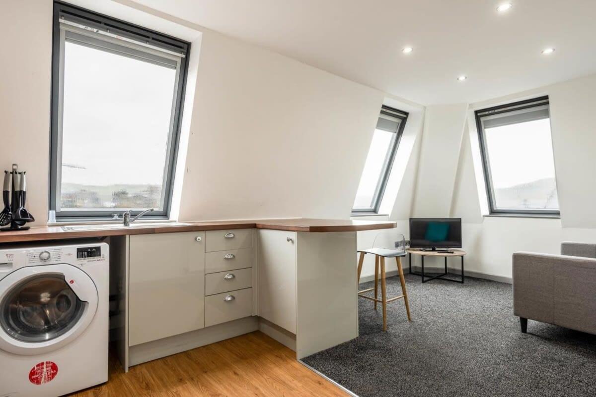 Modern 1 Bed Budget Apartment In Central 할리팩스 외부 사진
